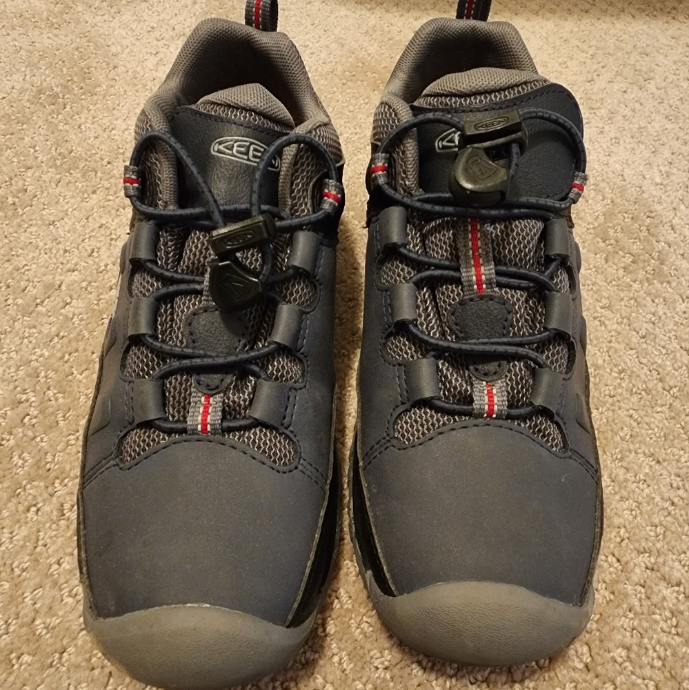 Kids Keen waterproof shoe